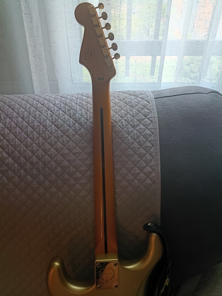 Squier Stratocaster Clasic Vibe Azteca Gold de segunda mano · Foto 4 de 10 · Sevilla · 500 €