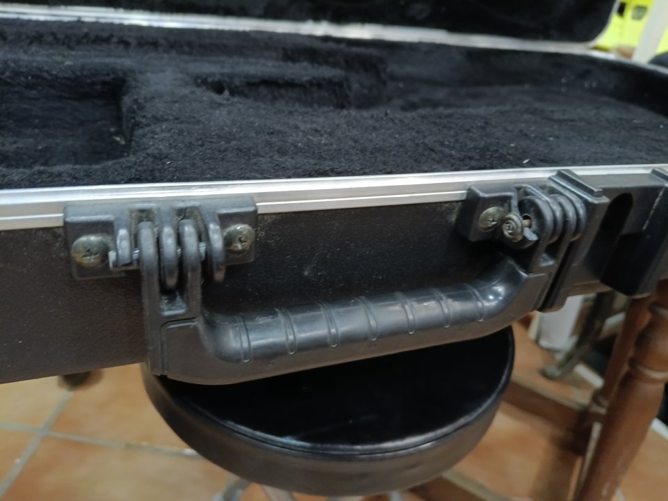 Estuche para bajo Fender. Tsa002