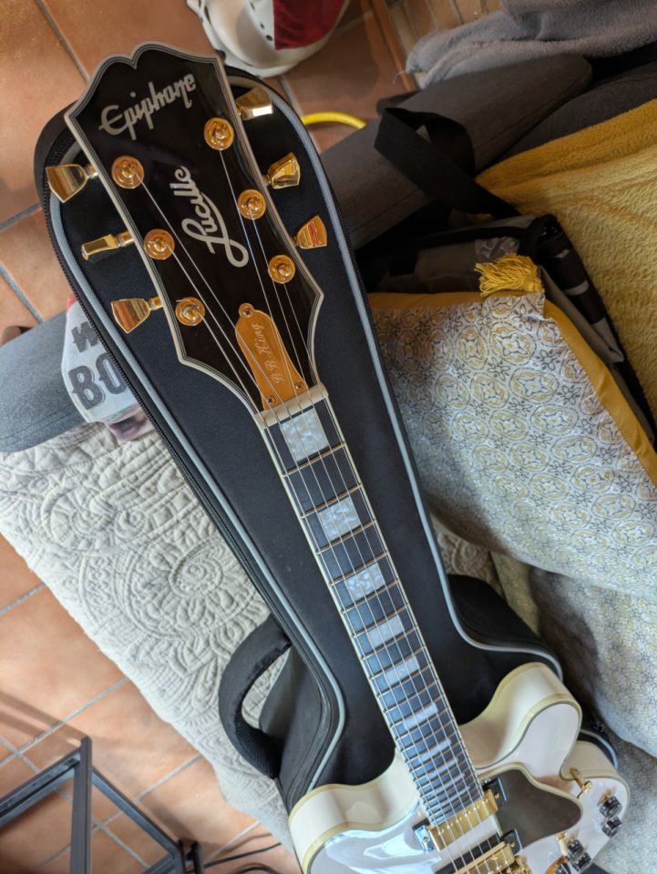 Epiphone B.B. King Lucille Blanca con pastillas Gibson (envío incluido) de segunda mano · Foto 2 de 10 · Madrid · 630 €