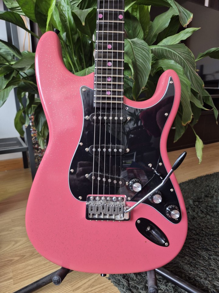 Guitarra eléctrica Elg de segunda mano · Foto 5 de 8 · Madrid · 180 €