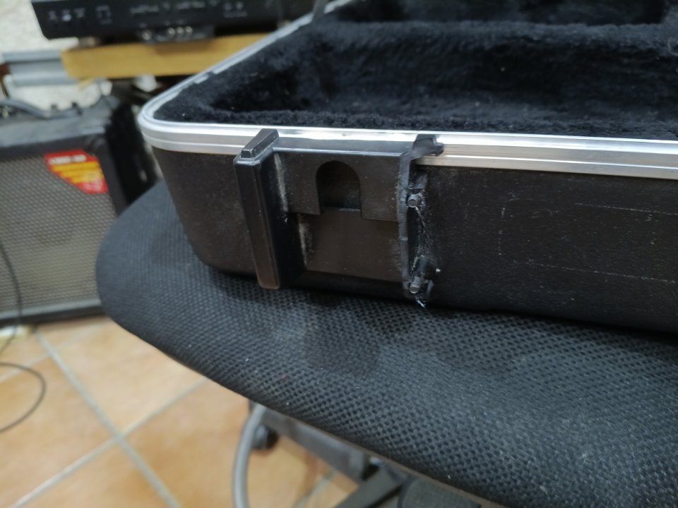 Estuche para bajo Fender. Tsa002