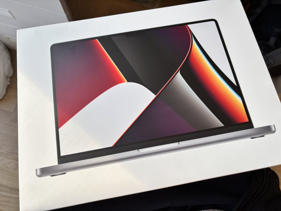 Portátil MacBook Pro 2021 (14 pulgadas con chip Apple M1 Pro).