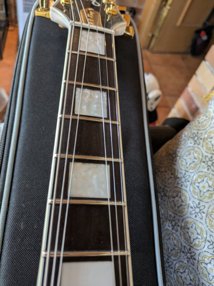 Epiphone B.B. King Lucille Blanca con pastillas Gibson (envío incluido) de segunda mano · Foto 4 de 10 · Madrid · 630 €