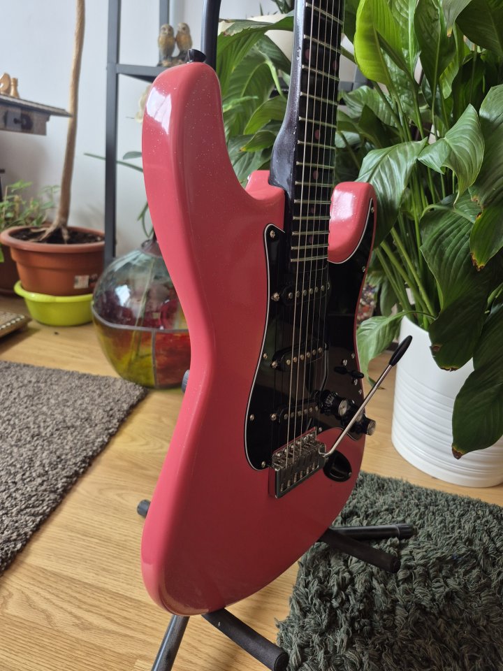 Guitarra eléctrica Elg de segunda mano · Foto 8 de 8 · Madrid · 180 €
