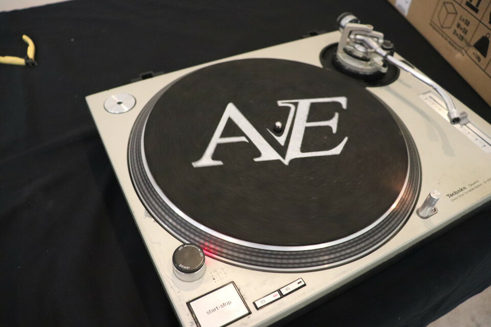 Plato Technics Sl-1200 Mk2, original y en buen estado.