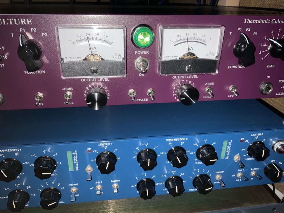 Mac Studio,Lynx Aurora,Tube-Tech LCA2B, Culture Vulture, RME, Apogee, Lavry de segunda mano · Foto 5 de 5 · Pontevedra · 1000 €