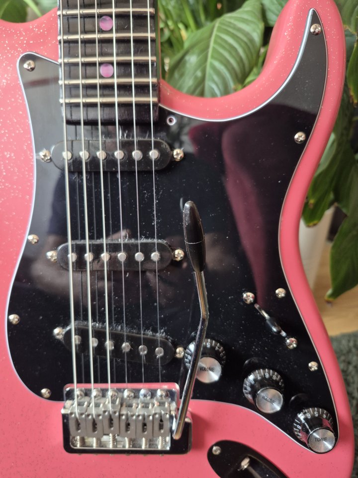 Guitarra eléctrica Elg de segunda mano · Foto 2 de 8 · Madrid · 180 €