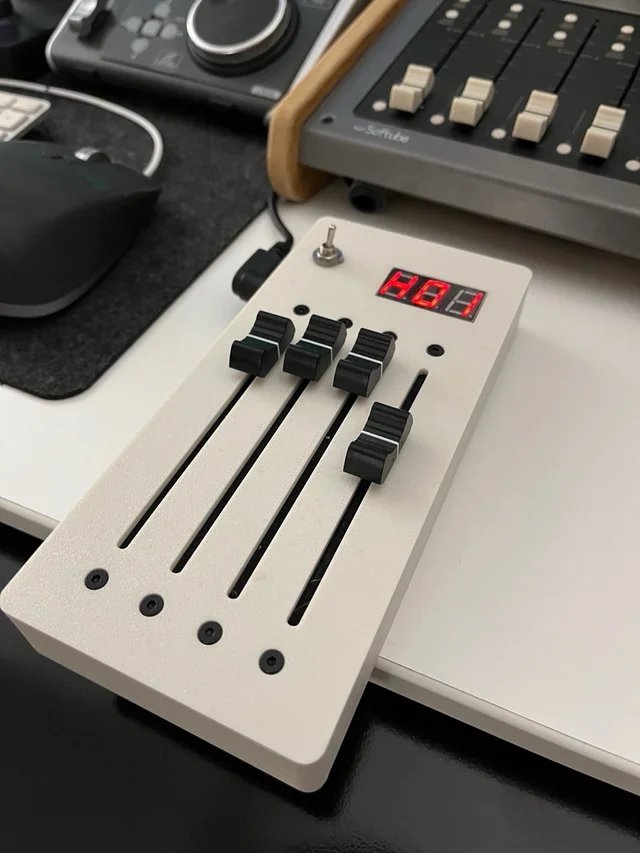 Controlador MIDI 4 Faders