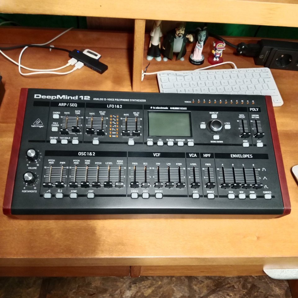 Behringer deepmind 12D de segunda mano · Foto 1 de 3 · Alicante · 390 €