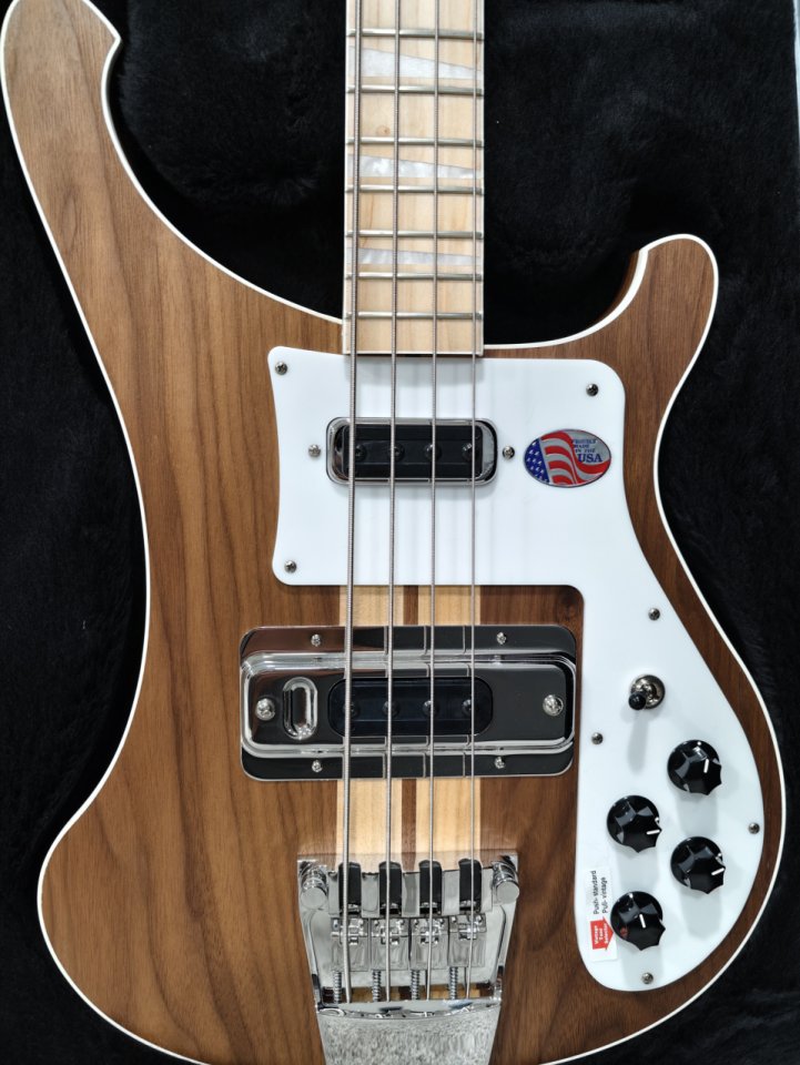 Rickenbacker 4003 Walnut 2026. Nuevo sin estrenar. de segunda mano · Foto 3 de 6 · Madrid · 2700 €