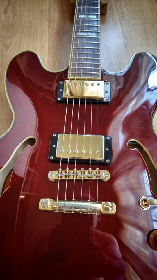 Epiphone Sheraton II Pro Wine Red. Espectacular, nueva. de segunda mano · Foto 3 de 10 · Badajoz · 525 €