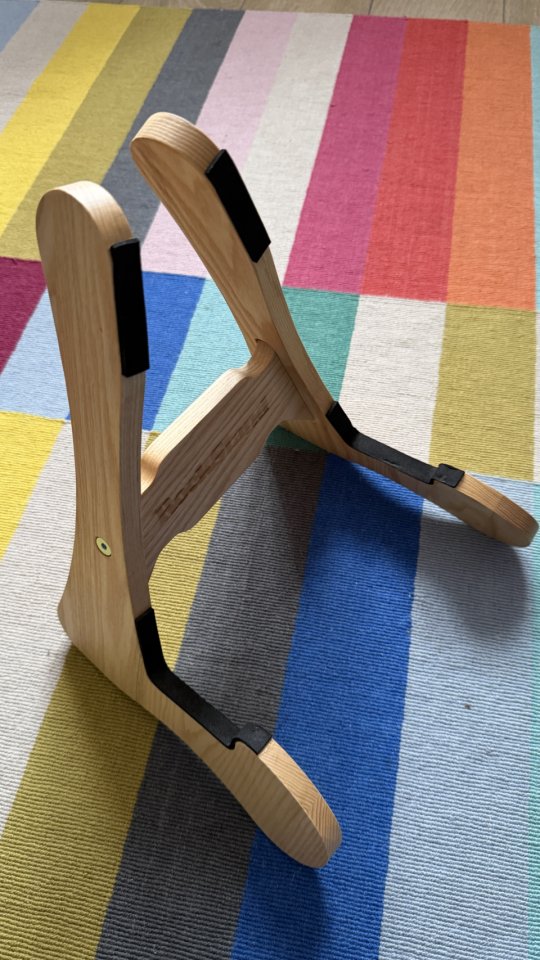 Rockstand soporte de guitarra de segunda mano · Foto 3 de 4 · Madrid · 15 €