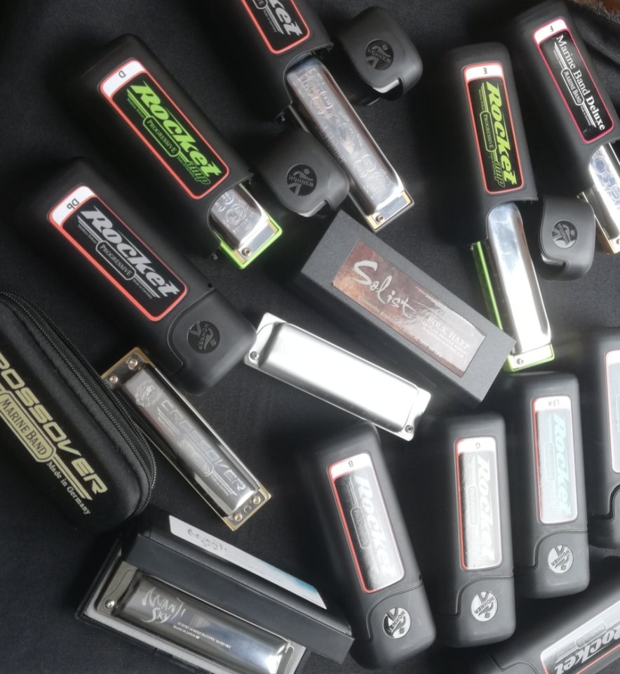 Set de 12 armónicas Honner diatònicas para blues rock de segunda mano · Foto 4 de 4 · Barcelona · 300 €