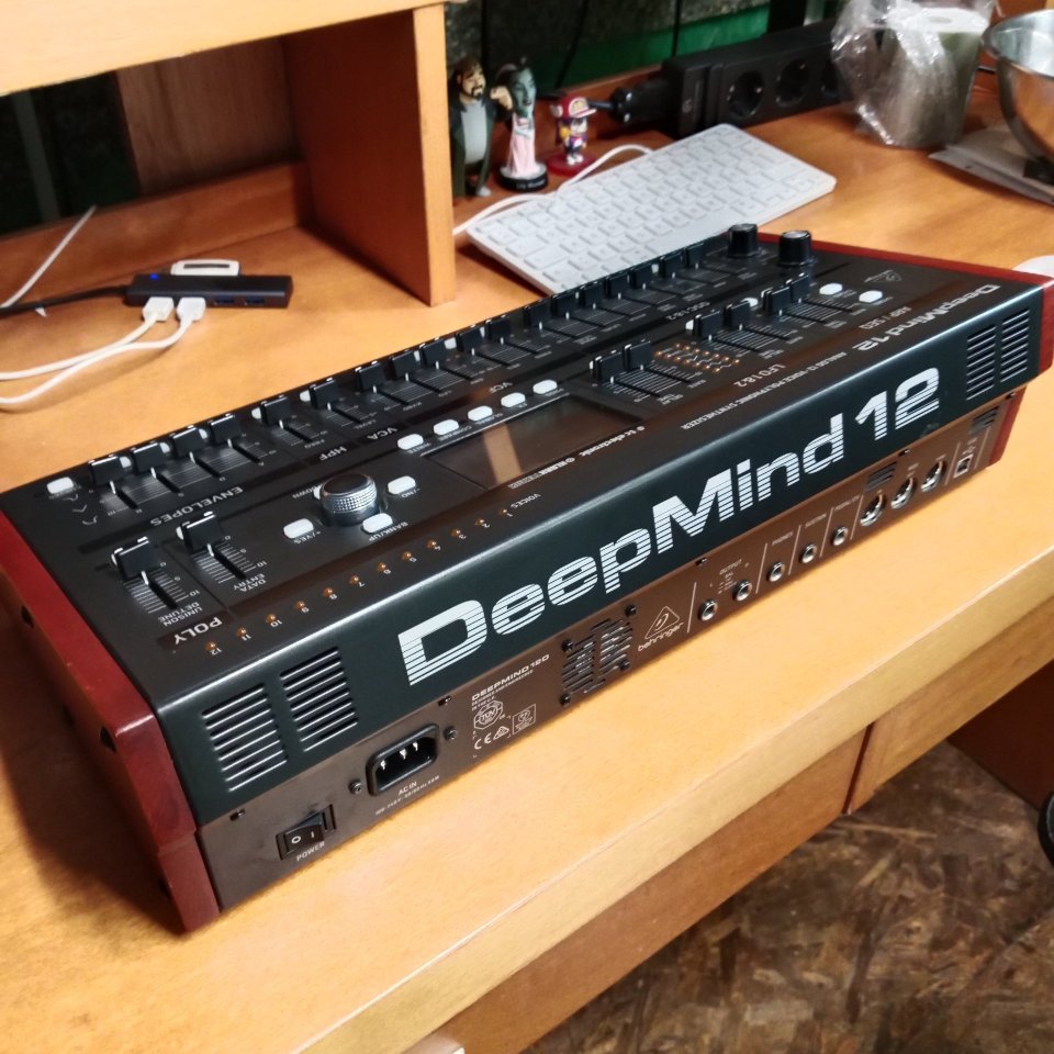 Behringer deepmind 12D de segunda mano · Foto 2 de 3 · Alicante · 390 €