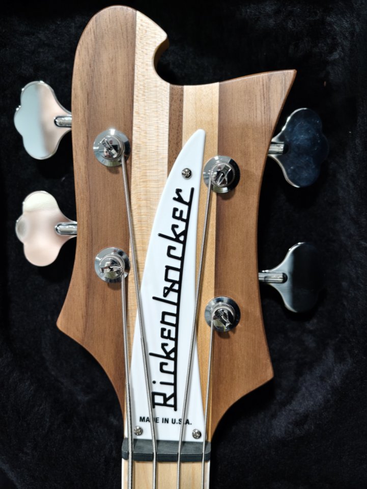 Rickenbacker 4003 Walnut 2026. Nuevo sin estrenar. de segunda mano · Foto 4 de 6 · Madrid · 2700 €