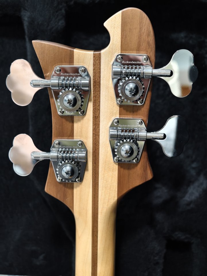 Rickenbacker 4003 Walnut 2026. Nuevo sin estrenar. de segunda mano · Foto 5 de 6 · Madrid · 2700 €