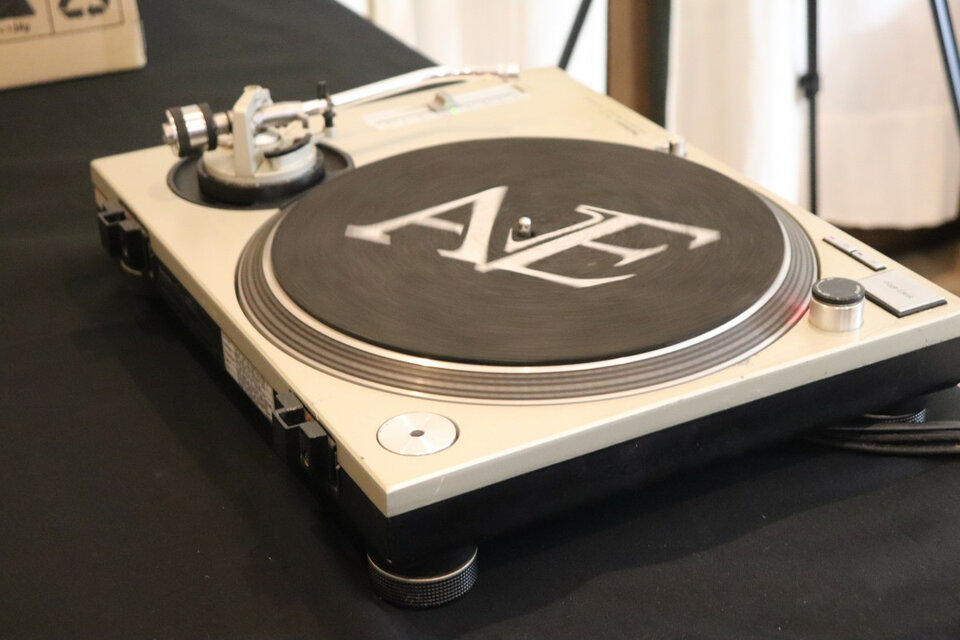 Plato Technics Sl-1200 Mk2, original y en buen estado.