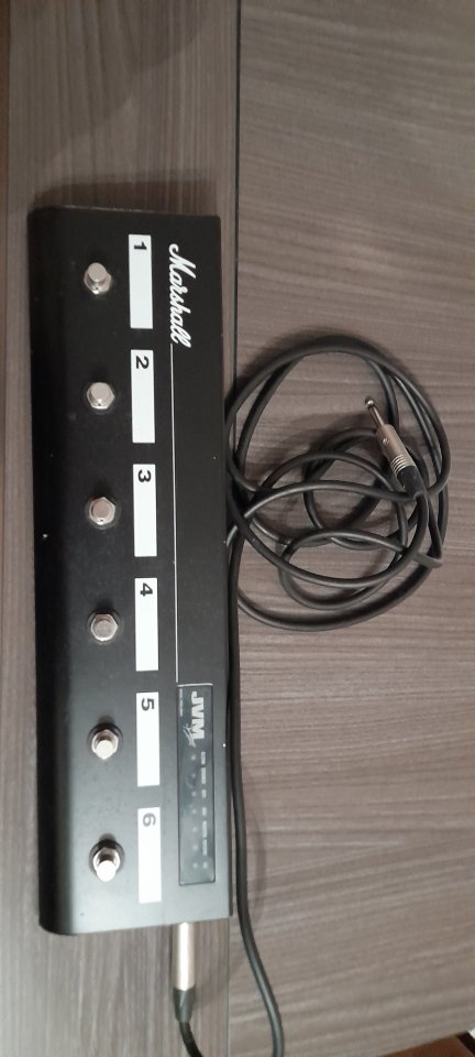 Aplificador Combo Marshall JVM4010C de 100W