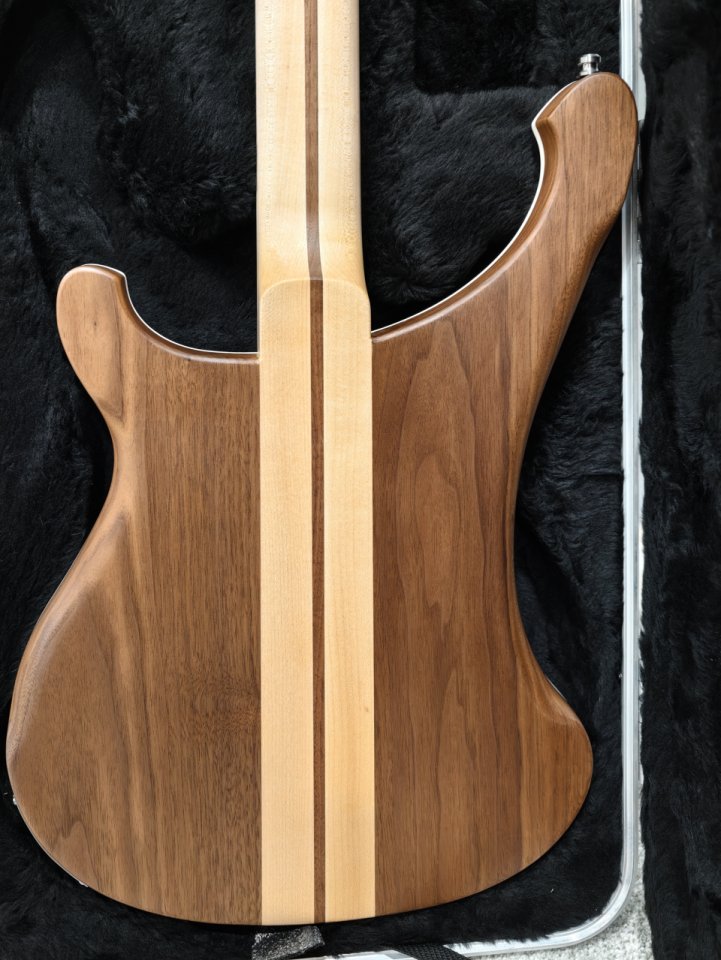 Rickenbacker 4003 Walnut 2026. Nuevo sin estrenar. de segunda mano · Foto 6 de 6 · Madrid · 2700 €