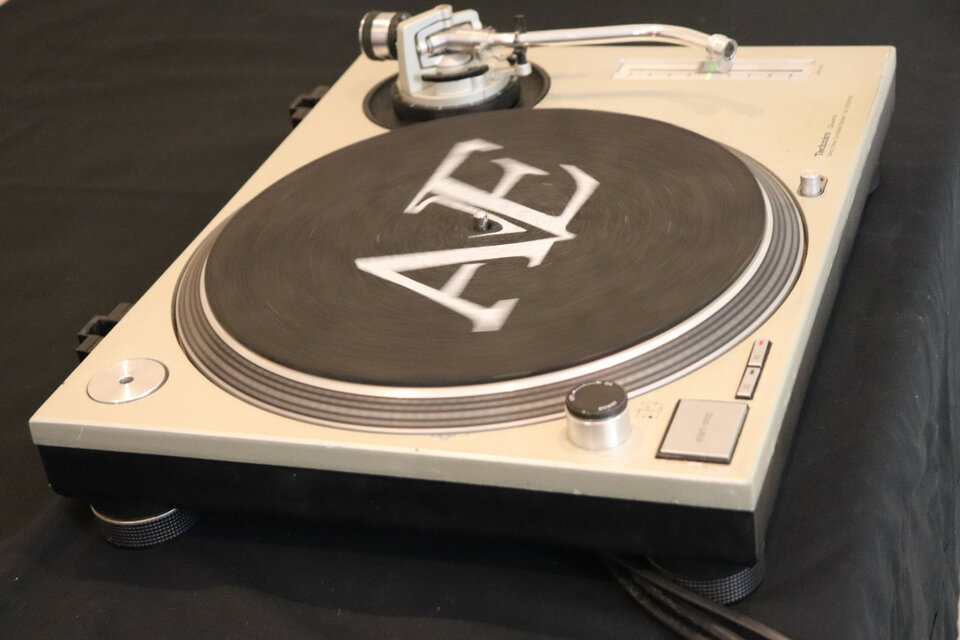 Plato Technics Sl-1200 Mk2, original y en buen estado.