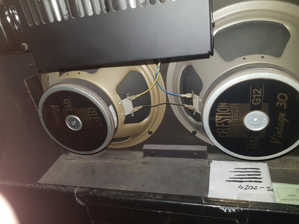 PEAVEY VYPYR 120 Combo Valvulas Hi-Gain y Emulador