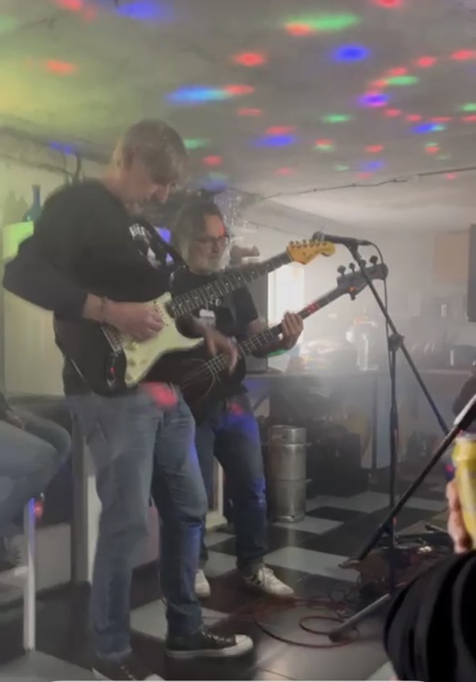 Se ofrece solista para una banda de blues