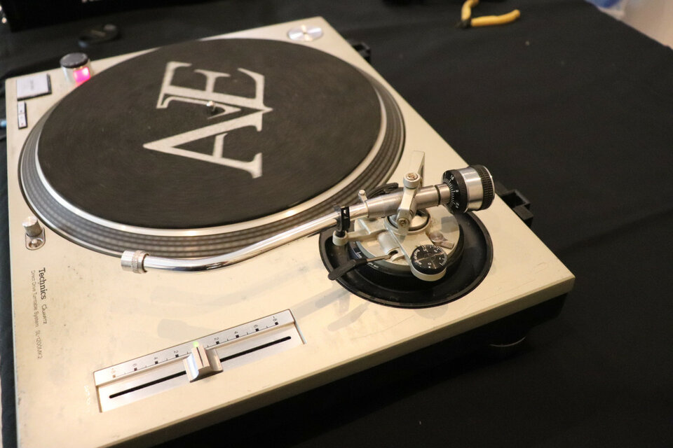 Plato Technics Sl-1200 Mk2, original y en buen estado.