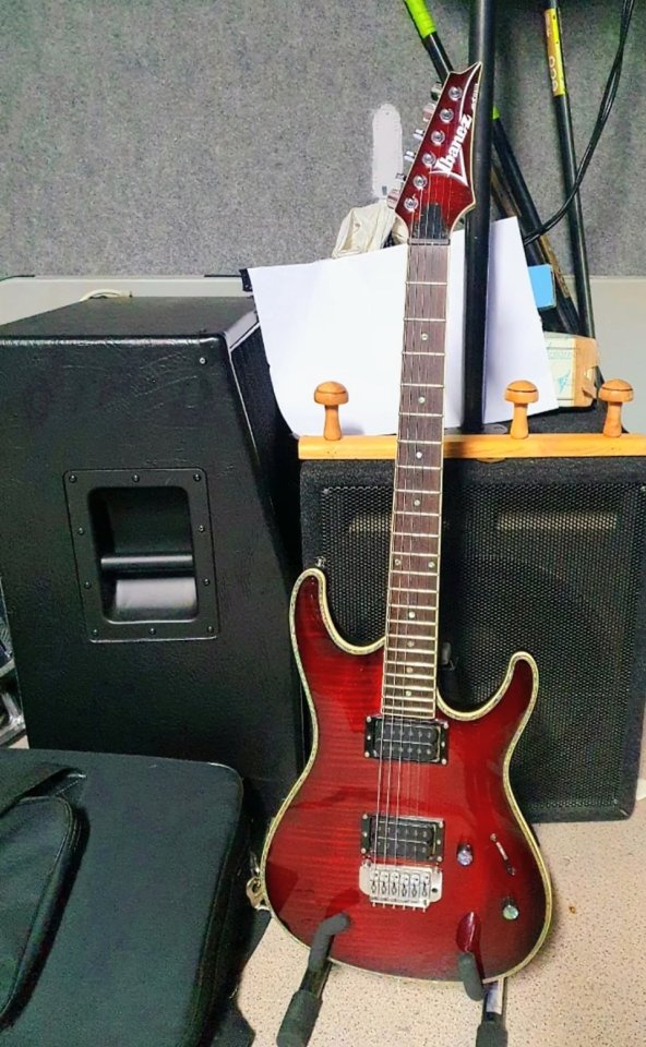 Guitarra Ibáñez Sas32fm