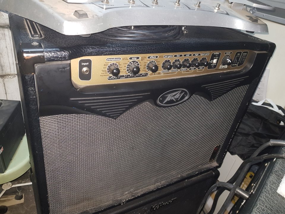 PEAVEY VYPYR 120 Combo Valvulas Hi-Gain y Emulador