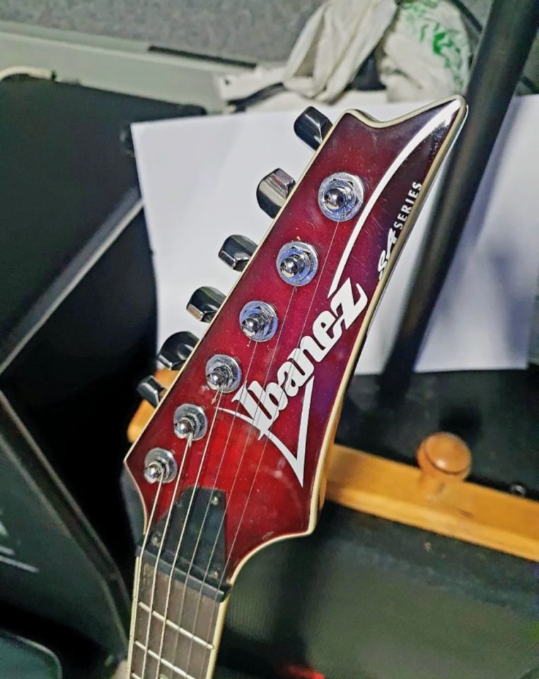 Guitarra Ibáñez Sas32fm