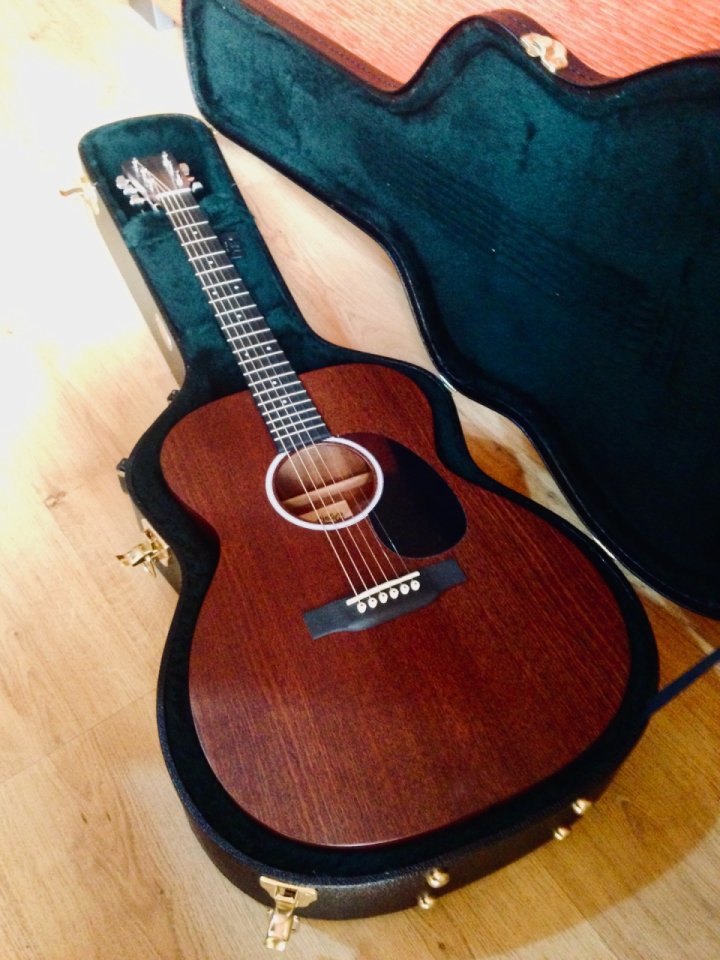 Cambio lote (Fender Amp & Guitar + Martin + Peavey USA) por ACÚSTICA DE GAMA ALTA