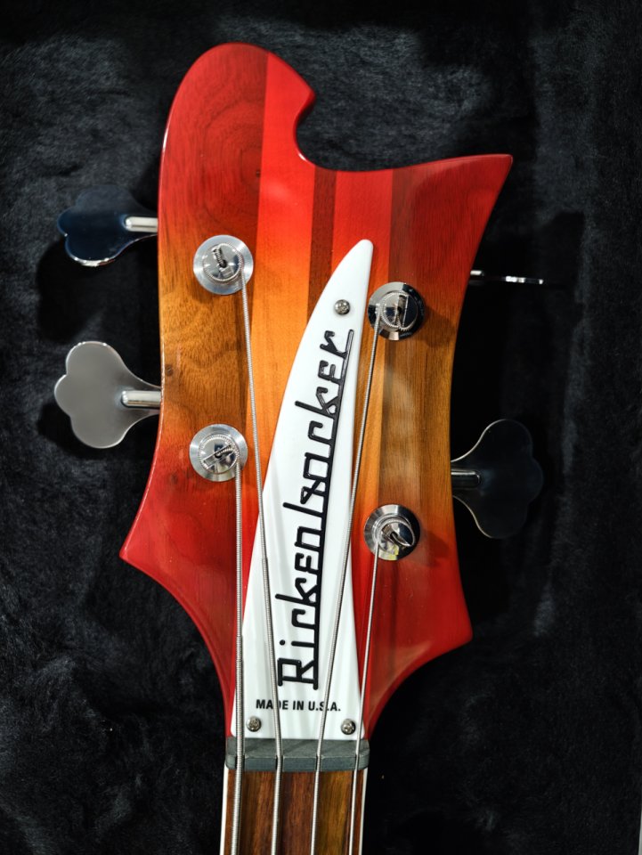 Rickenbacker 4003 Fireglo 2025.Nuevo sin estrenar. de segunda mano · Foto 3 de 5 · Madrid · 2700 €