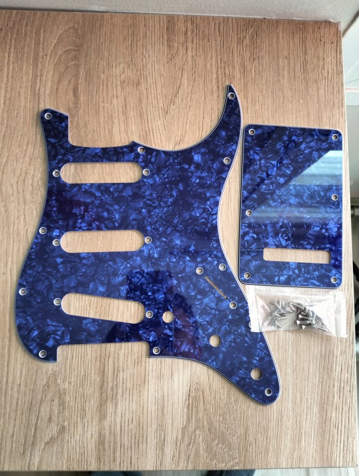 Golpeador 11 agujeros + tapa + tornillos