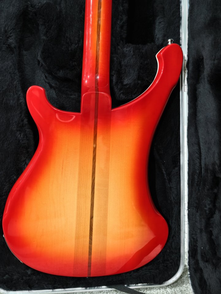 Rickenbacker 4003 Fireglo 2025.Nuevo sin estrenar. de segunda mano · Foto 4 de 5 · Madrid · 2700 €