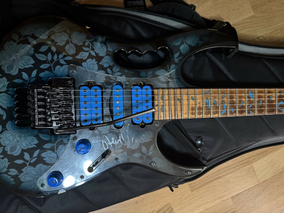Ibanez - JEM 77FP - Firmada por Steve Vai