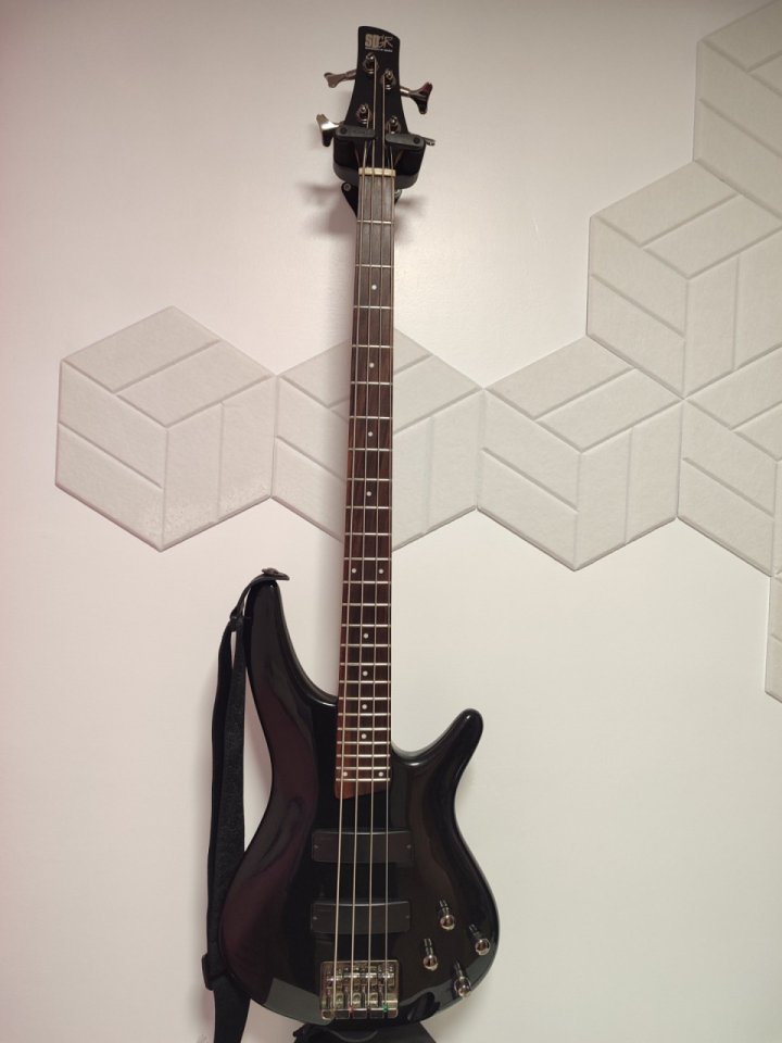 Bajo Ibanez sr300 negro de segunda mano · Foto 1 de 2 · Murcia · 140 €