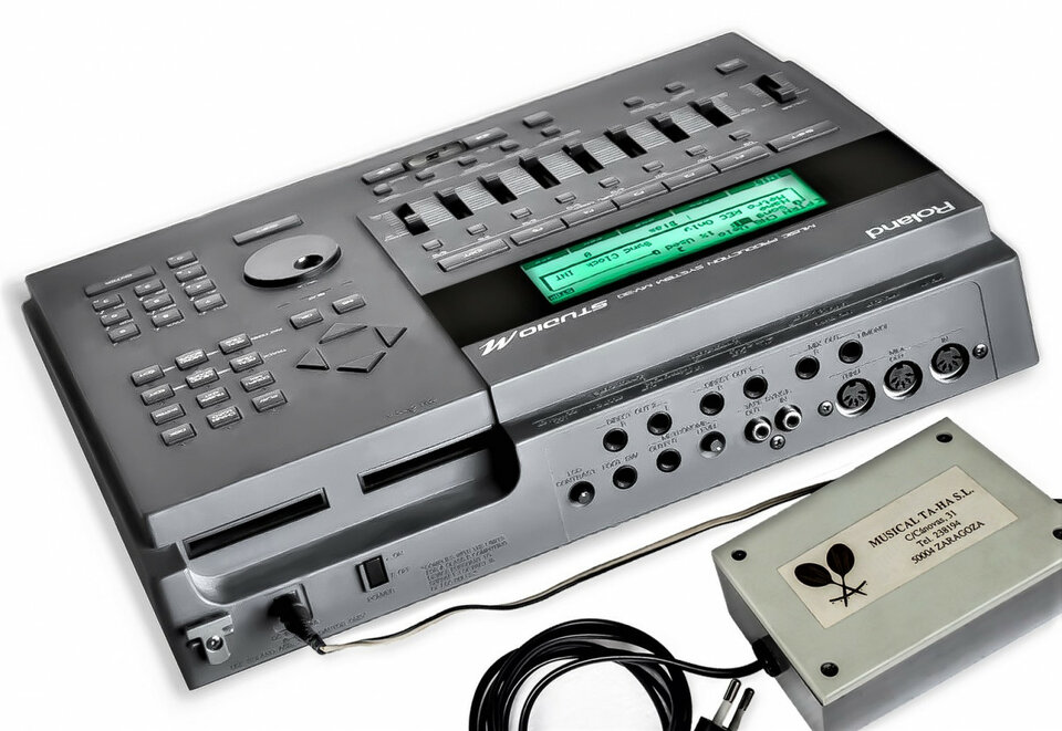 Secuenciador y Modulo de Sonidos ROLAND MV-30