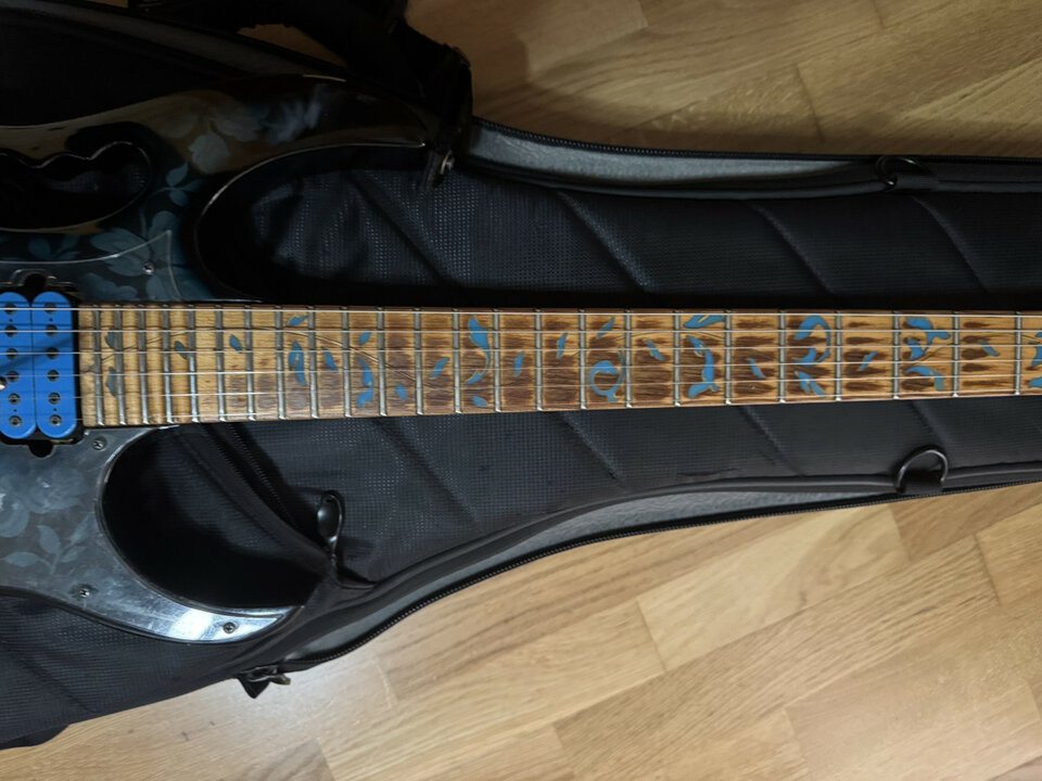 Ibanez - JEM 77FP - Firmada por Steve Vai