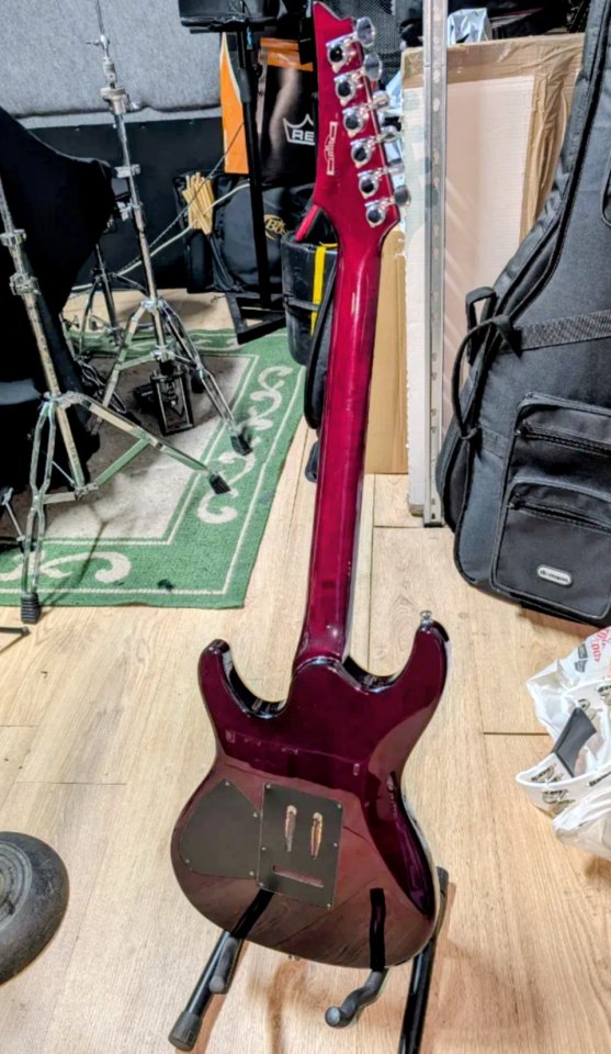 Guitarra Ibáñez Sas32fm