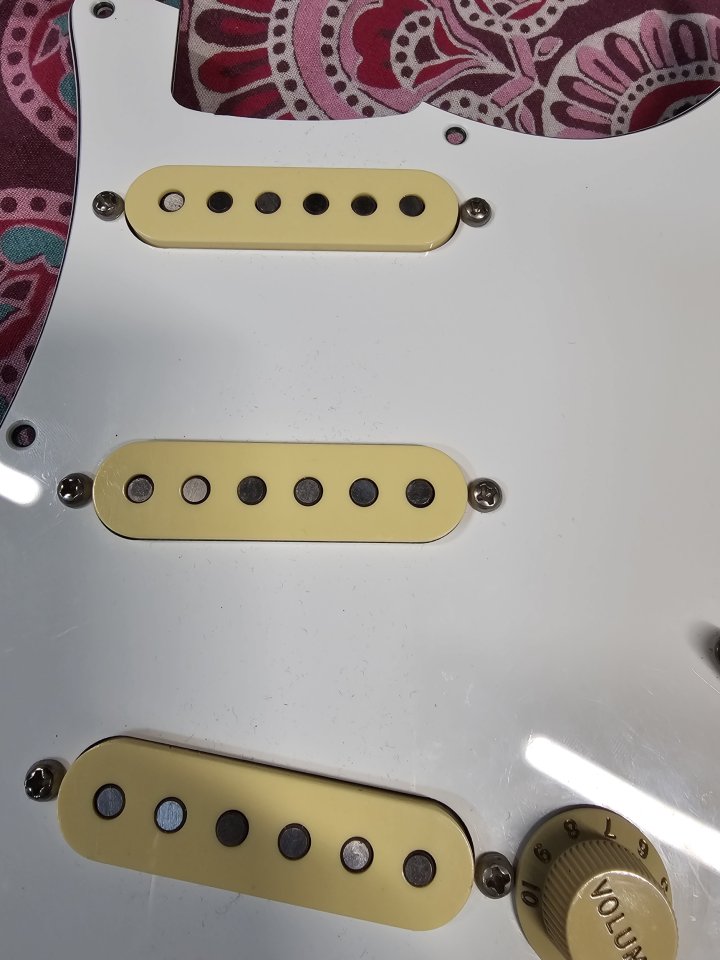 Golpeador Strato + Pastillas Diliberto de segunda mano · Foto 3 de 4 · Cádiz · 299 €