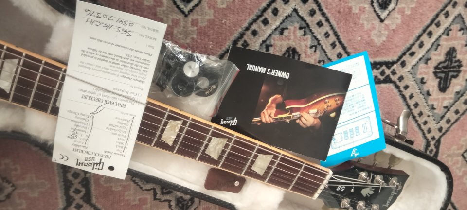 Conjunto Gibson SG Standard USA 2007 + Fender Bassbreaker 15w válvulas de segunda mano · Foto 4 de 6 · Madrid · 1550 €
