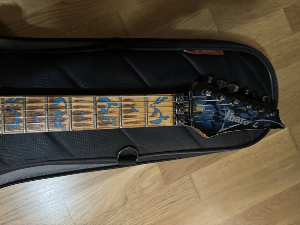 Ibanez - JEM 77FP - Firmada por Steve Vai