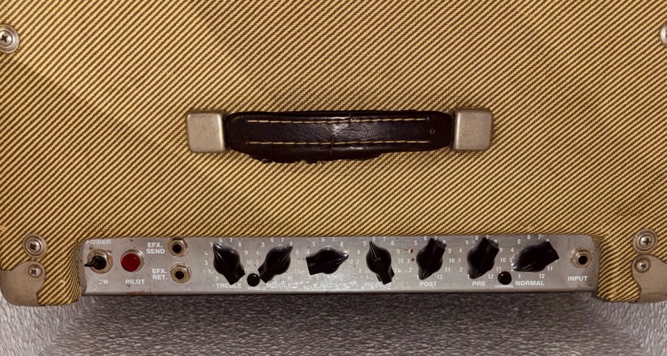 Cambio lote (Fender Amp & Guitar + Martin + Peavey USA) por ACÚSTICA DE GAMA ALTA