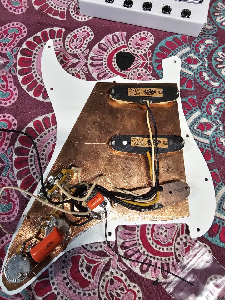 Golpeador Strato + Pastillas Diliberto de segunda mano · Foto 2 de 4 · Cádiz · 299 €