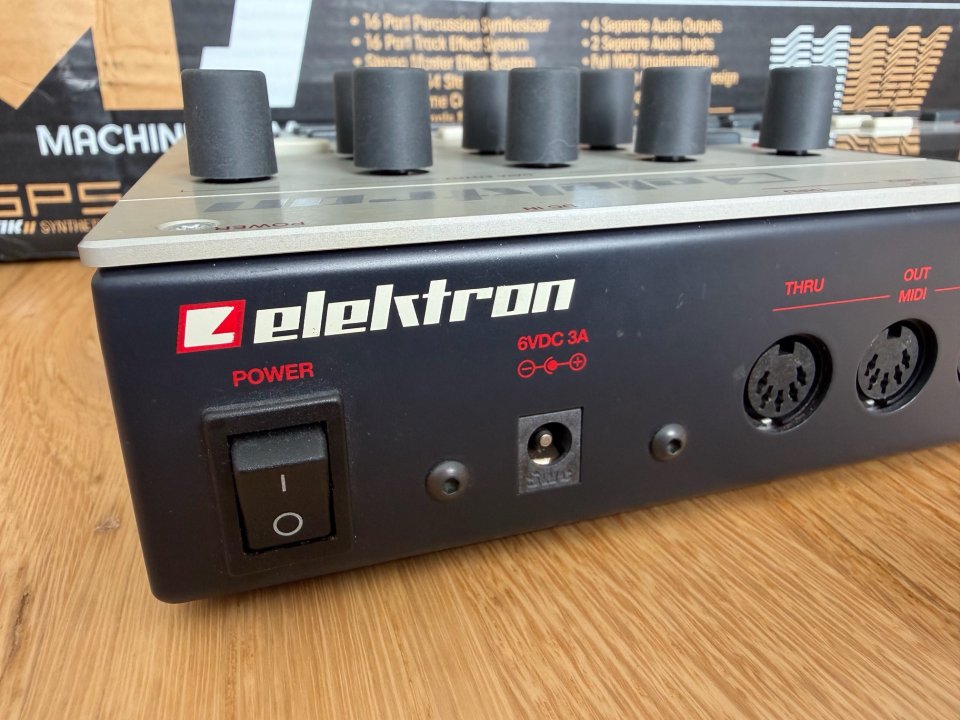 Elektron Machinedrum SPS-1UW+ MKII — Versión +Drive, mint, con caja, sin humos de segunda mano · Foto 6 de 6 · Araba · 2750 €