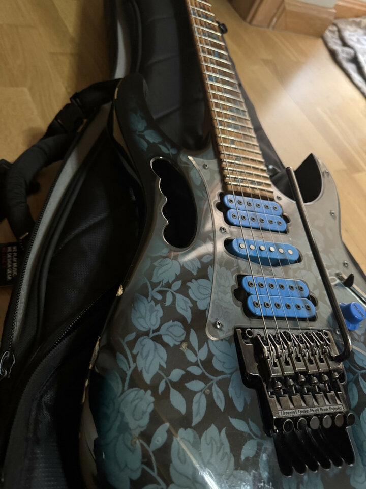 Ibanez - JEM 77FP - Firmada por Steve Vai
