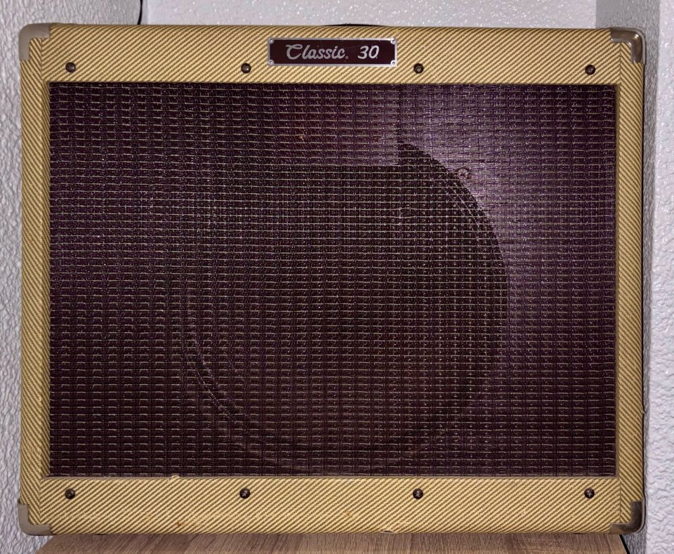 Cambio lote (Fender Amp & Guitar + Martin + Peavey USA) por ACÚSTICA DE GAMA ALTA