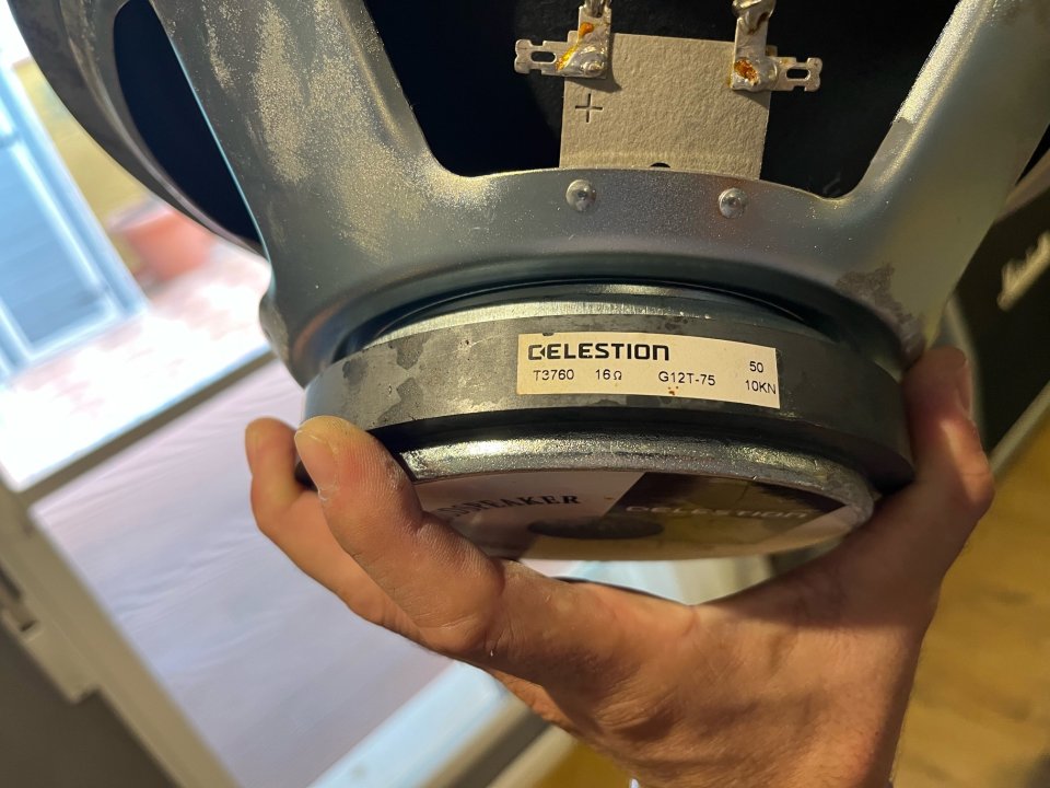 4 celestion g12t-75 16 Ohms de segunda mano · Foto 3 de 5 · Valencia · 240 €