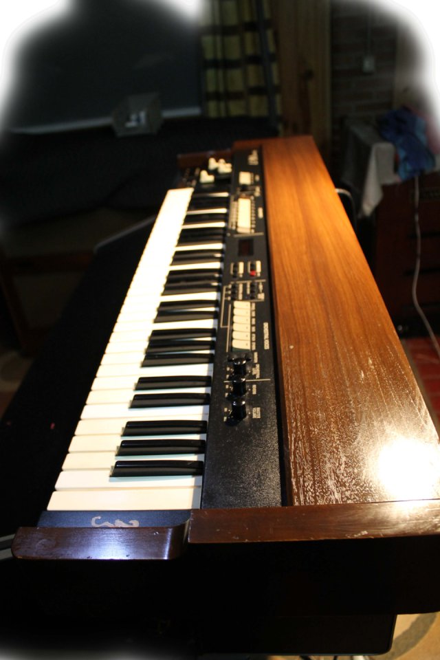 Roland VK7  Hammond Clon