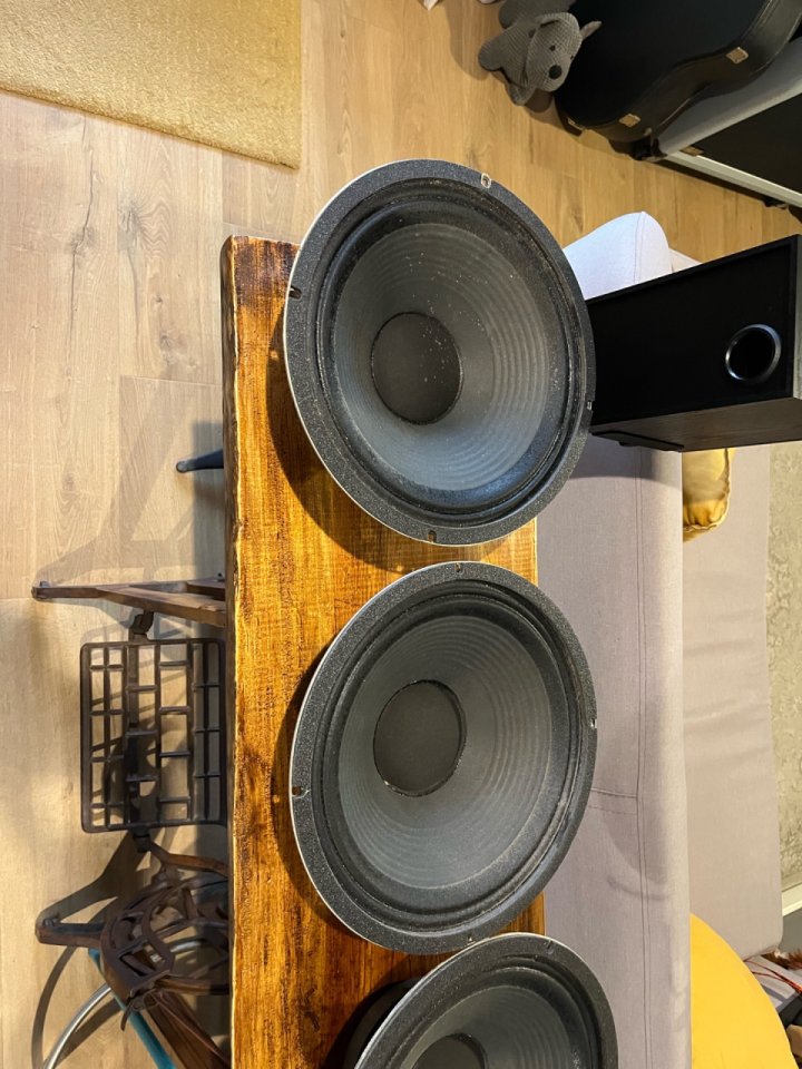 4 celestion g12t-75 16 Ohms de segunda mano · Foto 4 de 5 · Valencia · 240 €